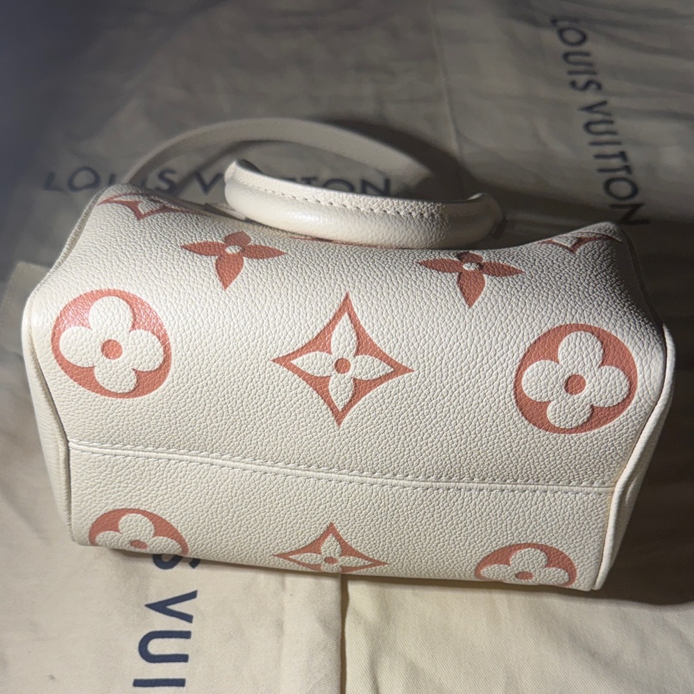 Louis Vuitton Monogram Empreinte Speedy Bandouliere 20 - Picture 5 of 12